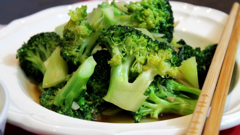 Stir-Fry Broccoli With Garlic