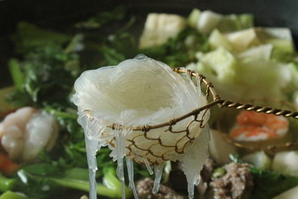 Vermicelles de soja dans Sukiyaki
