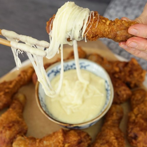 Poulet frit enroulé dans de l’aligot