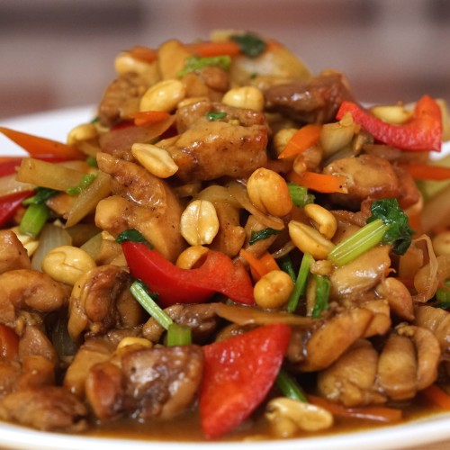 Poulet sauté aux cacahuètes à la chinoise