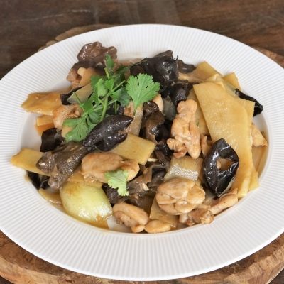 Chinese Stir-Fry Chicken with Mushrooms and Bamboo Shoots