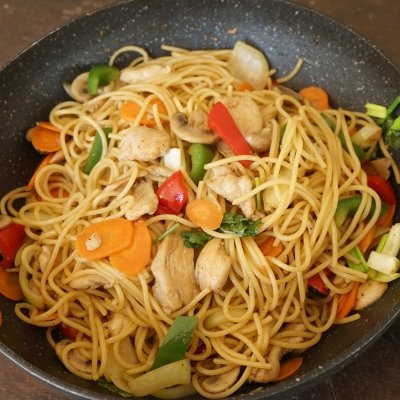 Chinese Style Stir-Fry Chicken Spaghetti