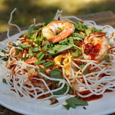 Vermicelles de Riz Croustillants avec Sauce Aigre-Douce