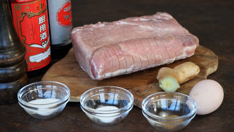 Fines tranches de porc séchées et rôties - les ingrédients