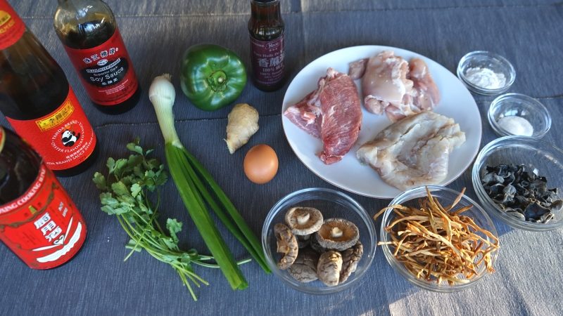 Ingrédients Boulettes chinoises au poulet, poisson et porc à la vapeur