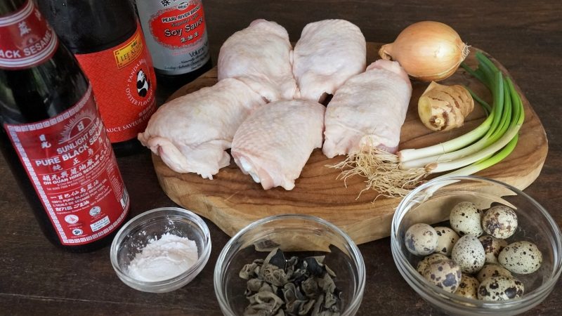 Ingrédients de la farce des brioches au poulet