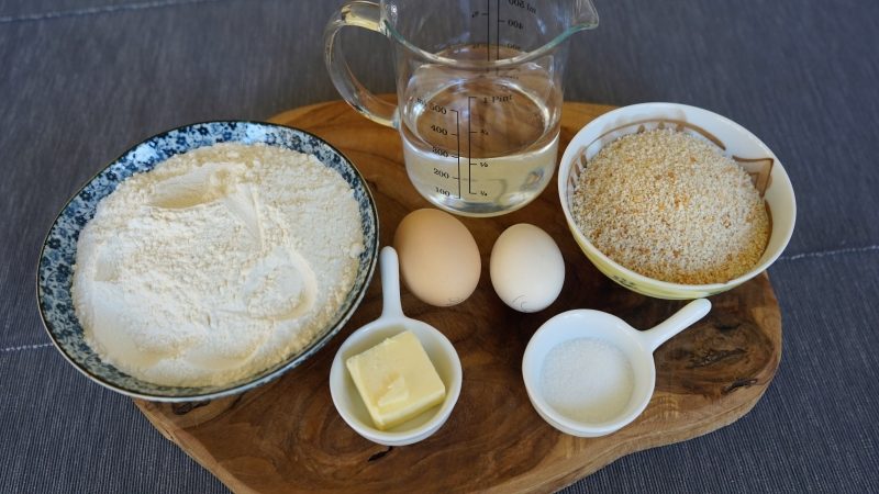 Ingrédients de la pâte et panure des chaussons demi-lune au poulet