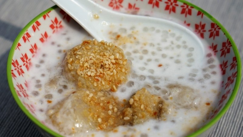 Banana and Tapioca Pearls in Coconut Milk Dessert