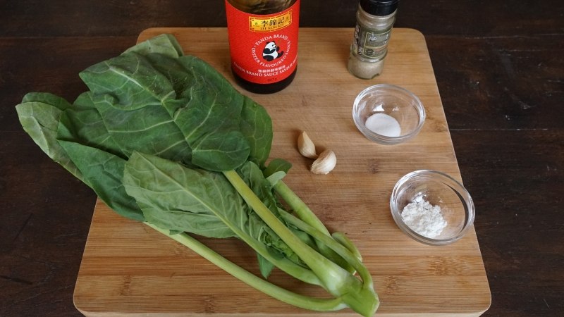 Stir-Fried Kai Lan with Garlic ingredients