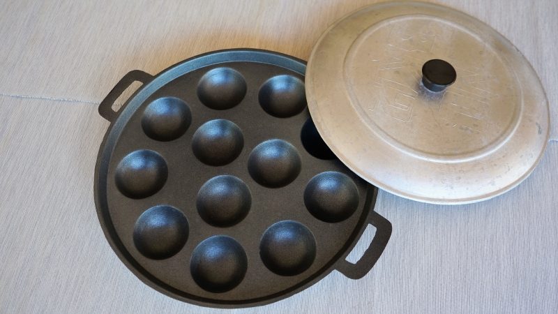 Poêle pour faire des Kanom Krok