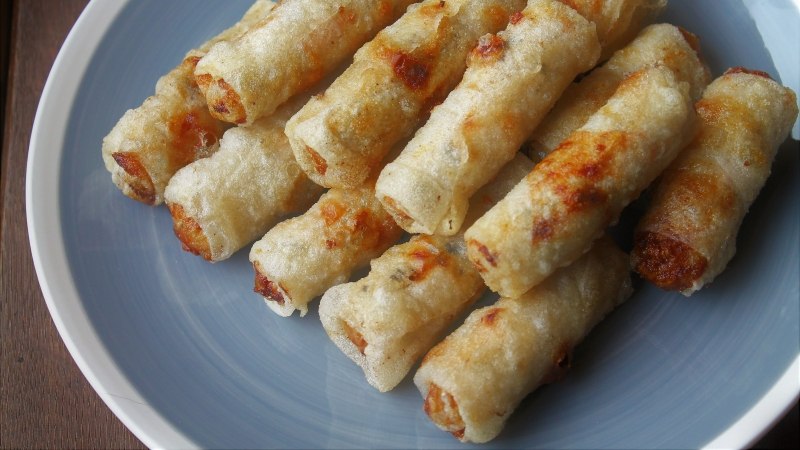 Vietnamese Chicken Crispy Spring Rolls