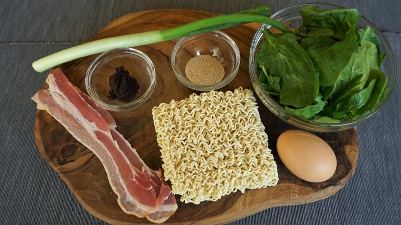 Instant Noodles in Miso Ramen Way: easy, quick to prepare and delicious Ingredients