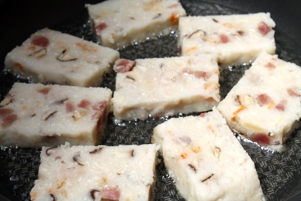 Chinese Turnip Cake - 蘿蔔糕