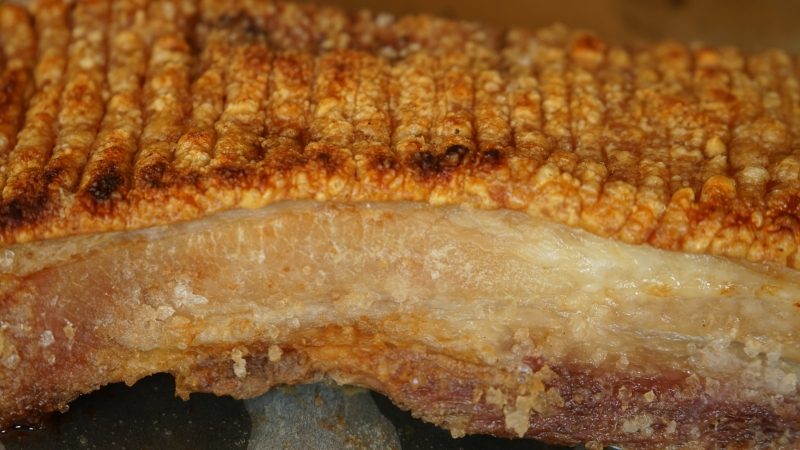 北京烤鸭风格的脆皮燒肉 -和荷叶饼的做法