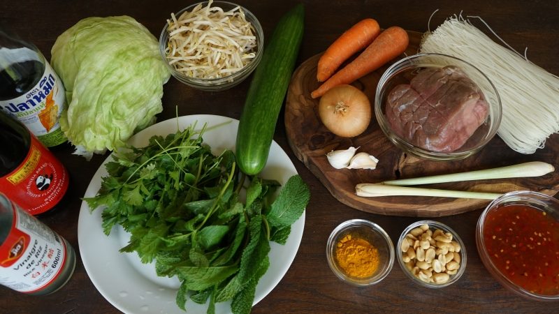 Ingrédients des rouleaux de printemps au bœuf citronnelle