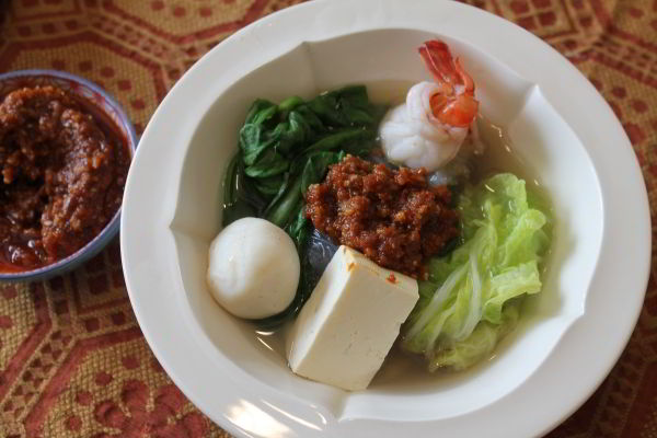 The dipping sauce is very important for a successful Sukiyaki Hot Pot