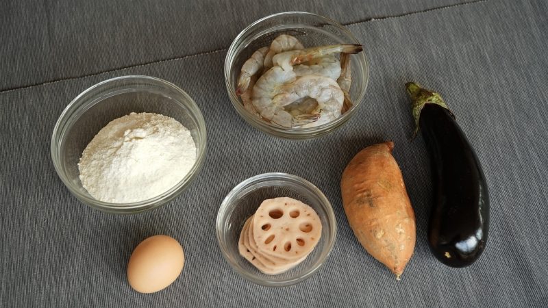 Ingrédients des tempuras de crevettes et de légumes