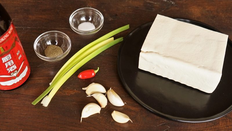 Ingrédients Tofu au Sel, au Poivre et à l'Ail