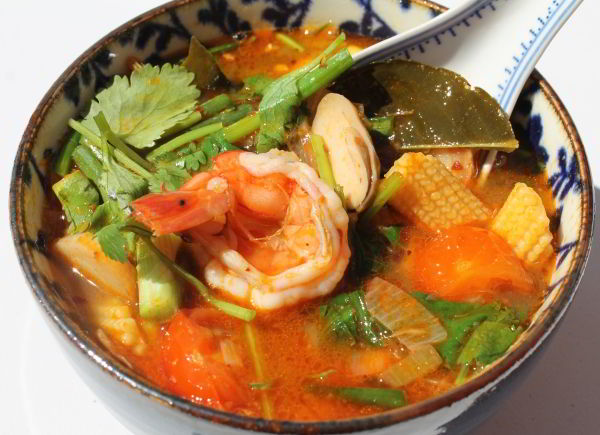 Tom Yam Kung, soupe thaïe aux crevettes et au tamarin